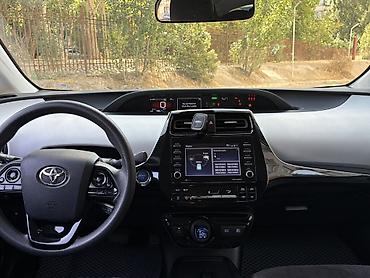 byd e2 2025: Toyota Prius: 2022 г., 1.8 л, Автомат, Гибрид — 8