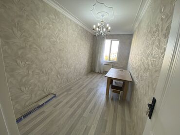 Köhnə tikili: 2 otaqlı mənzil – zövqlü dizaynla - Geniş zal: dekorativ panellər — 4