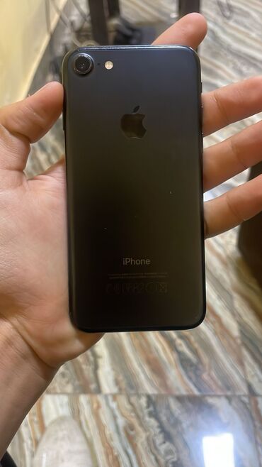 Apple iPhone: IPhone 7, 32 GB, Qara, Barmaq izi, Simsiz şarj, Face ID