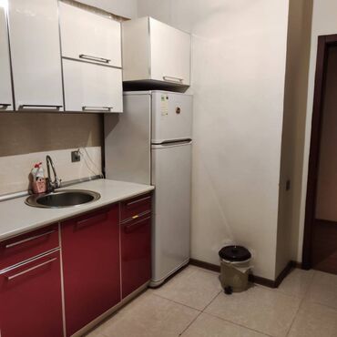 Uzunmüddətli kirayə mənzillər: Bayilda jurnalistərin binasinda 16 mertebeli binanın 9-u mərtəbəsində — 2