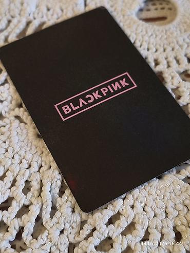 İncəsənət və kolleksiyalar: BLACKPINK rəsmi fotokartı – Rosé - Ön tərəf: Rosé-nin portreti — 2