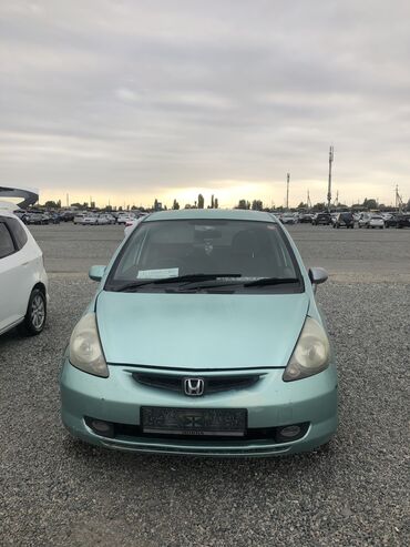 Honda: Honda Fit: 2003 г., 1.3 л, Вариатор, Бензин, Седан