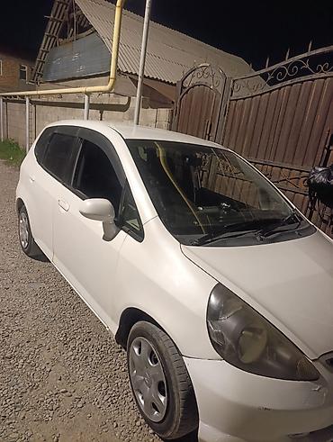 машины в кузове купе: Honda Fit: 2002 г., 1.3 л, Автомат, Бензин, Хэтчбэк — 1
