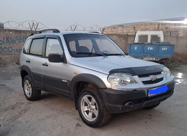 уаз 5 местный: Chevrolet Niva: 2003 г., 1.7 л, Механика, Бензин, Внедорожник