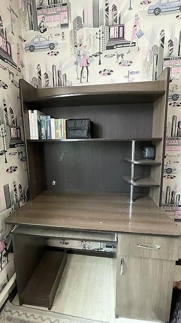 Компьютерный стол, Б/у, С полками