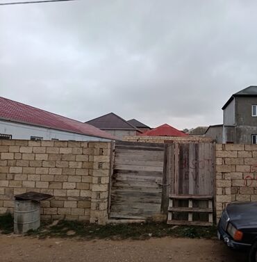 Həyət evləri və villaların satışı: 3 otaqlı, 3 kv. m, Təmirsiz — 11