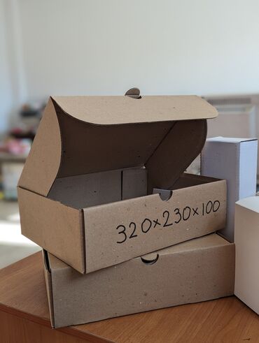 картонные коробка: Коробка
