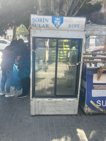 şkaf soyuducu: Ticarət üçün şüşə vitrinli soyuducu - Ön hissədə sürgülü şüşə