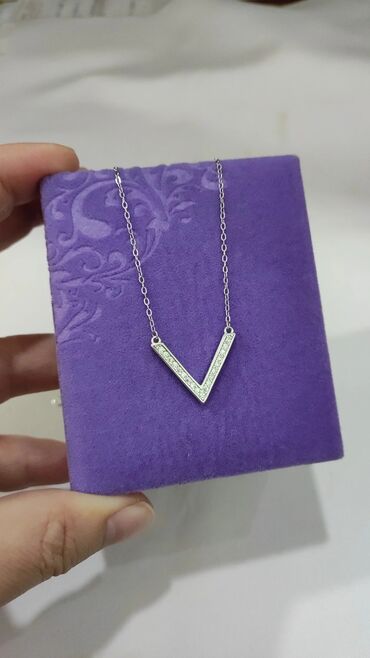 серебряные изделия: Серебряные колье, Проба 925, Женские, Новый, Фианит