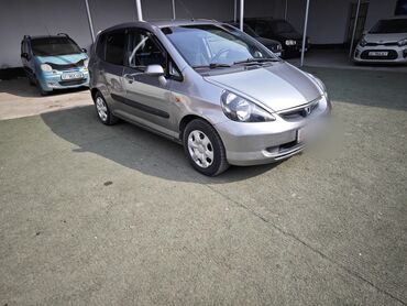 Honda: Honda Jazz: 2004 г., 1.4 л, Механика, Бензин, Хэтчбэк