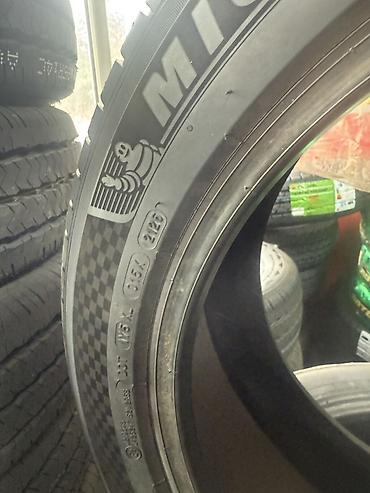 Транспорт: Летняя шина для кроссоверов/SUV Michelin Pilot Sport 4 SUV - Размер — 4
