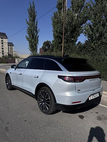 3c te: Zeekr : | 2022 г. Кроссовер — 3