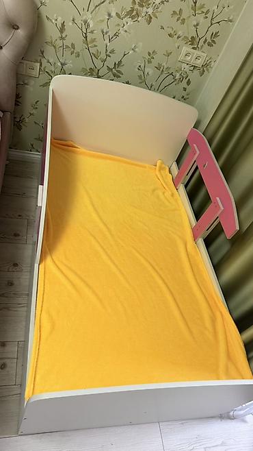 bunk bed: Детская односпальная кровать, Б/у, Для девочки, С матрасом, С бортиком, ДСП, Самовывоз — 2