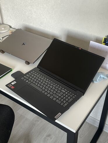дисплей ноутбука: Ноутбук, Lenovo, 8 ГБ ОЗУ, AMD Ryzen 3, 15.6 ", Новый, Для несложных задач, память SSD