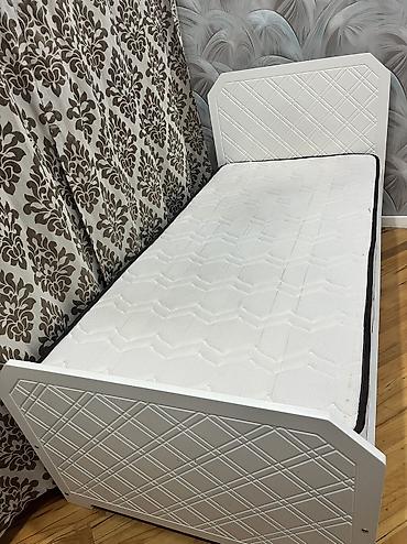 Çarpayılar: Tək nəfərlik bazalı çarpayı . Ölçüsü:2.05m. x 95sm .Matras qiymətə — 1