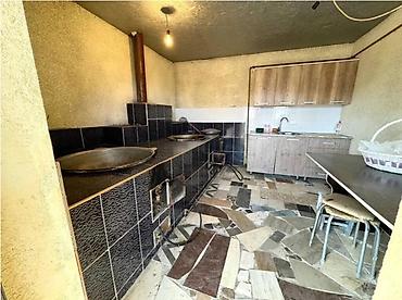 Продажа коттеджей и домов: 🏡 ПРОДАЁТСЯ ДОМ для семьи 📍 Район: Арча-Бешик 📐 Площадь участка: 4 — 9