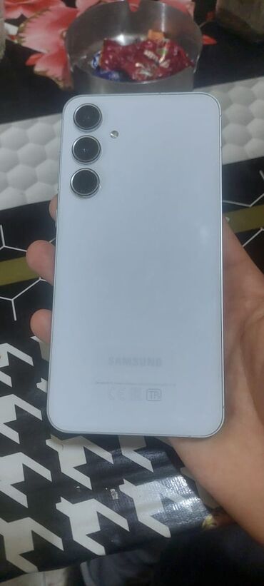 samsung galaxy telefonlar: Samsung Galaxy A55, 256 GB, rəng - Ağ, Barmaq izi