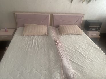 садовая мебель пластиковая: Двуспальная кровать, Тумба