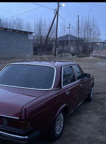 Mercedes-Benz: Mercedes-Benz W123: 1981 г., 2.2 л, Механика, Дизель, Седан — 14