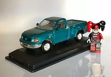 Игрушки: Машины 1/43 немцы AUDI спецмашины «Скорая Помощь» 03, Мерседес — 20