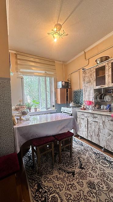 возле гор: 2 комнаты, 52 м², 105 серия, 1 этаж — 3