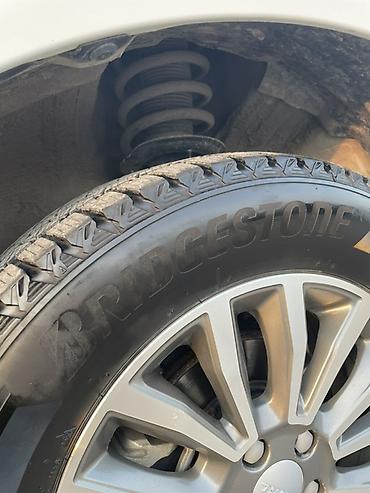 Другие автомобили: Haval H6, белый кроссовер Основные характеристики: - Бензиновый — 8