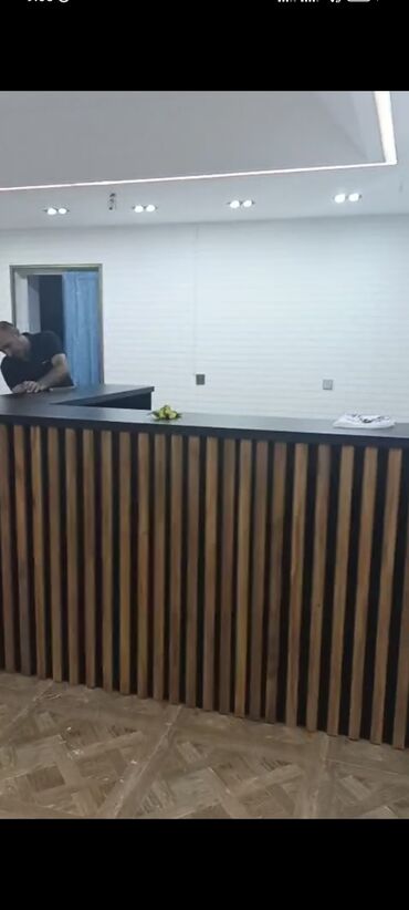 Mebel: Resepşn və kassa üçün yığılıb. Şəkildə görsənən stollarda ona aiddir