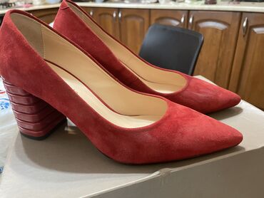 женская балетка размер 38: Туфли 38, цвет - Красный