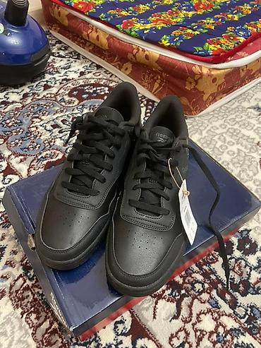 кеды reebok: Кроссовки Reebok, модель в классическом стиле, полностью черные. - — 4