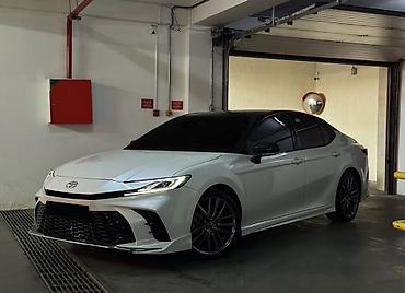 Транспорт: Toyota Camry: 2024 г., 2 л, Автомат, Гибрид, Седан — 2