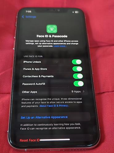 Apple iPhone: IPhone XS, 256 GB /белый цвет. Всё работает исправно. Оригинальный — 3