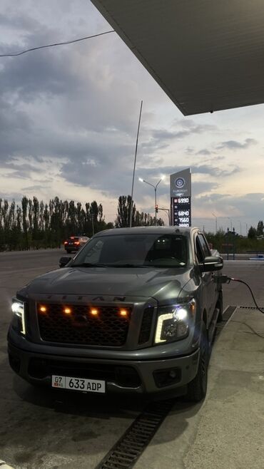 дополнительный фара: Nissan Titan: 2019 г., 5.6 л, Автоматические, Бензин, Пикап