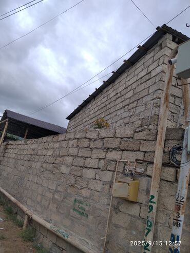 Həyət evləri və villaların satışı: Hövsanda, turkana geden yolda iki otaqli yaritikili ev satilir. Yola -da lalafo.az — 6 Həyət evləri və villaların satışı: Hövsanda, turkana geden yolda iki otaqli yaritikili ev satilir. Yola — 6