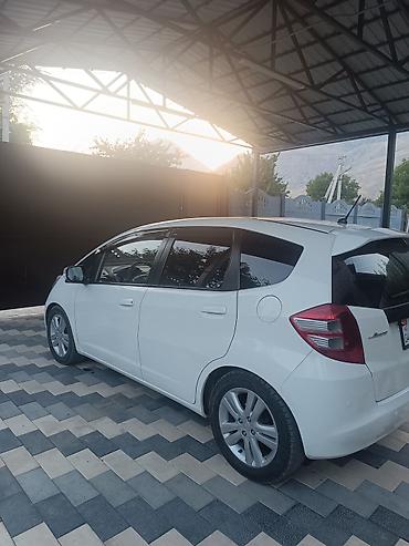 авто фышка: Honda Fit: 2009 г., 1.3 л, Робот, Бензин, Хэтчбэк — 3