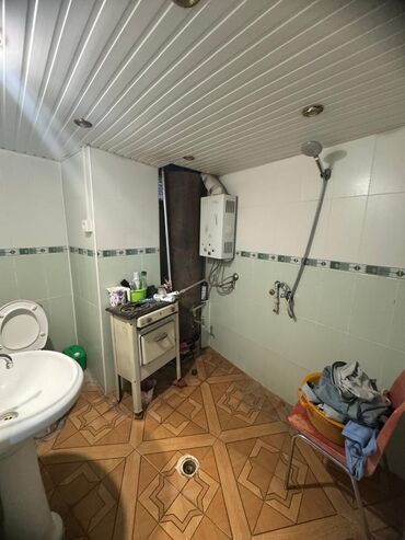 Həyət evləri və villaların satışı: 6 otaqlı, 216 kv. m, Orta təmir — 3