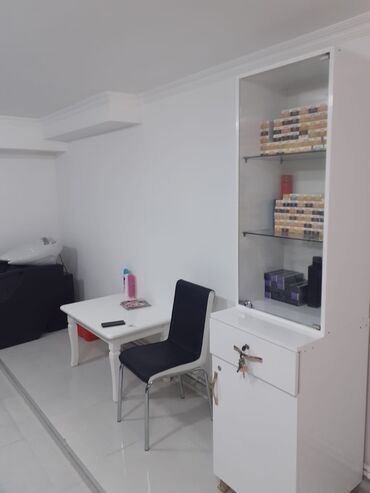 Kommersiya daşınmaz əmlakının satışı: Təcili satılır.Xırdalanda AAF parkda gözellik salonu 60 kvadrat sahesi — 3