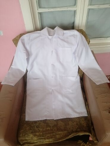 Tibbi geyim: Salam aleykum Ağ rəngde az geyinilmiş tibbi xalatlar ve başqa tibbi — 12