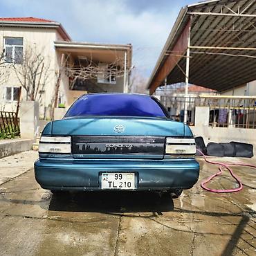 Toyota: Toyota Corolla sedan - Kuzov: 4 qapılı sedan, mavi rəng - Mühərrik — 5