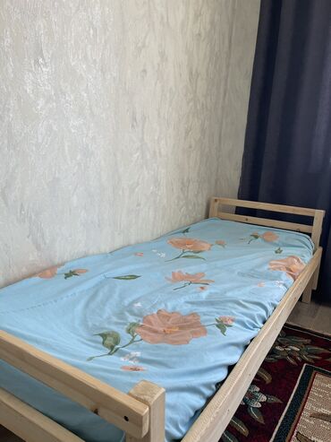 две кровати с матрасами: Односпальная Кровать, Новый
