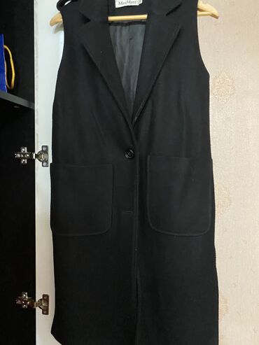 жен пальто красивое в Кыргызстан | ПАЛЬТО: Пальто без рукав, носила раза 2 покупала в brand mix за 2800 отдам за