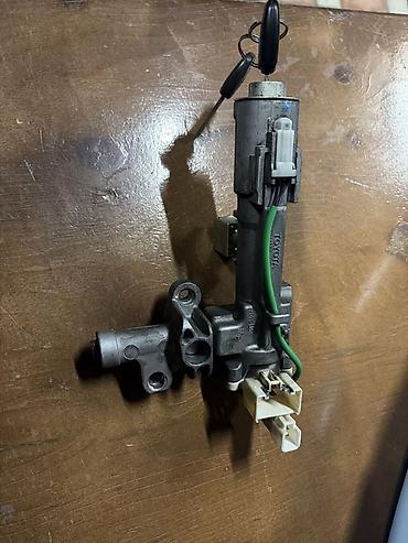 smart key: Замок зажигания Lexus 330 2004 в сборе с ключом. Оригинальный узел — 1
