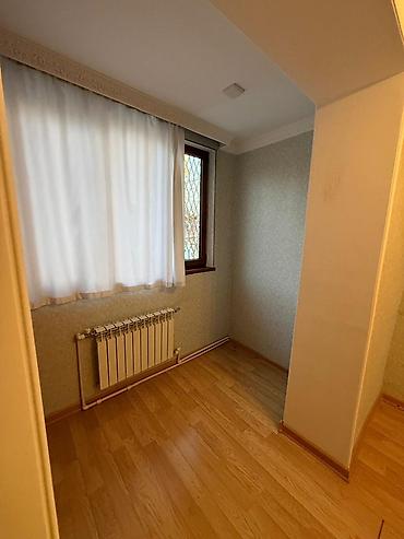 evlər studiya: 2 Otaqlı mənzildir. Ev yalnız kirayə verilir ( ailə və yaxud 2 tələbə — 10