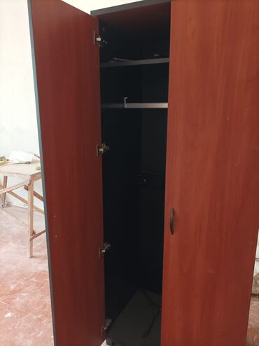 Dolablar: İşlənmiş, Açılan, 2 qapılı Düz dolab, Dolab-asılqan