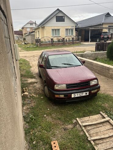 вента фол: Volkswagen Vento: 1992 г., 1.8 л, Механика, Бензин, Седан