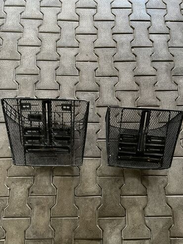 Скутеры: Различные оригинальные запчасти для скутеров Honda Dio и Suzuki. В — 20