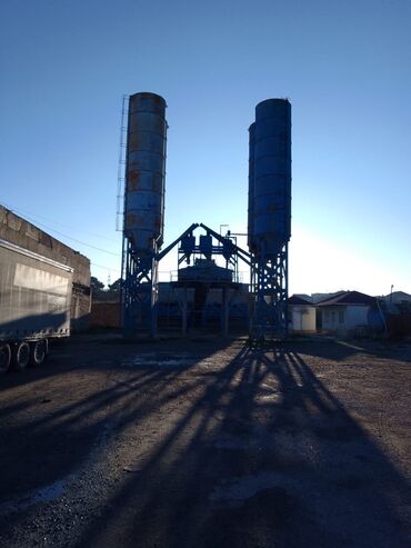 beton deşən: Hazır işlək vəziyyətdə beton zavod satılır. Saatda 250 kub beton