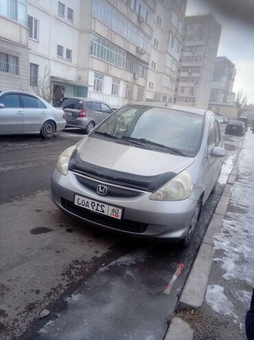 фасадная краска: Honda Fit: 2002 г., 1.5 л, Вариатор, Бензин, Седан