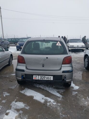 Toyota: Toyota Vitz: 2002 г., 1.3 л, Автомат, Бензин, Хэтчбэк — 4