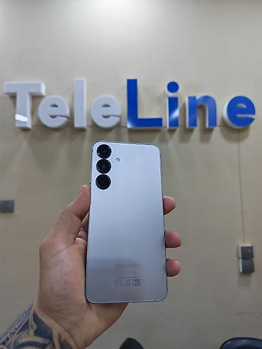 Samsung Galaxy S25 Plus, 256 GB, rəng - Boz, Barmaq izi, Simsiz şarj, Face ID lalafo.az -da Samsung Galaxy S25 Plus, 256 GB, rəng - Boz, Barmaq izi, Simsiz şarj, Face ID
