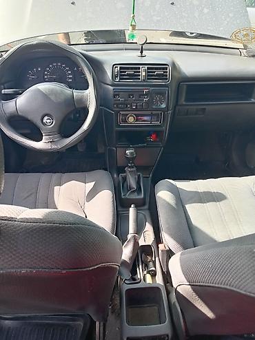 traktor satisi: Opel Vectra: 1.6 l | 1992 il 2000 km Sedan — 5